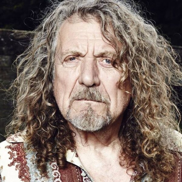 É você que ama o passado e que não vê?