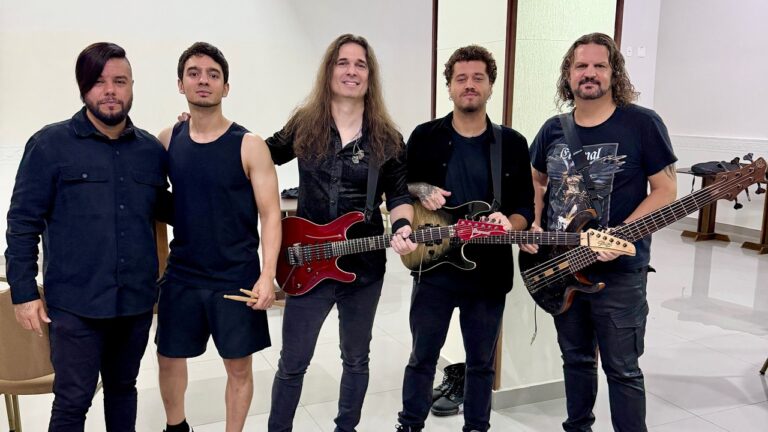 O melhor vocalista que o Angra (ainda) não teve